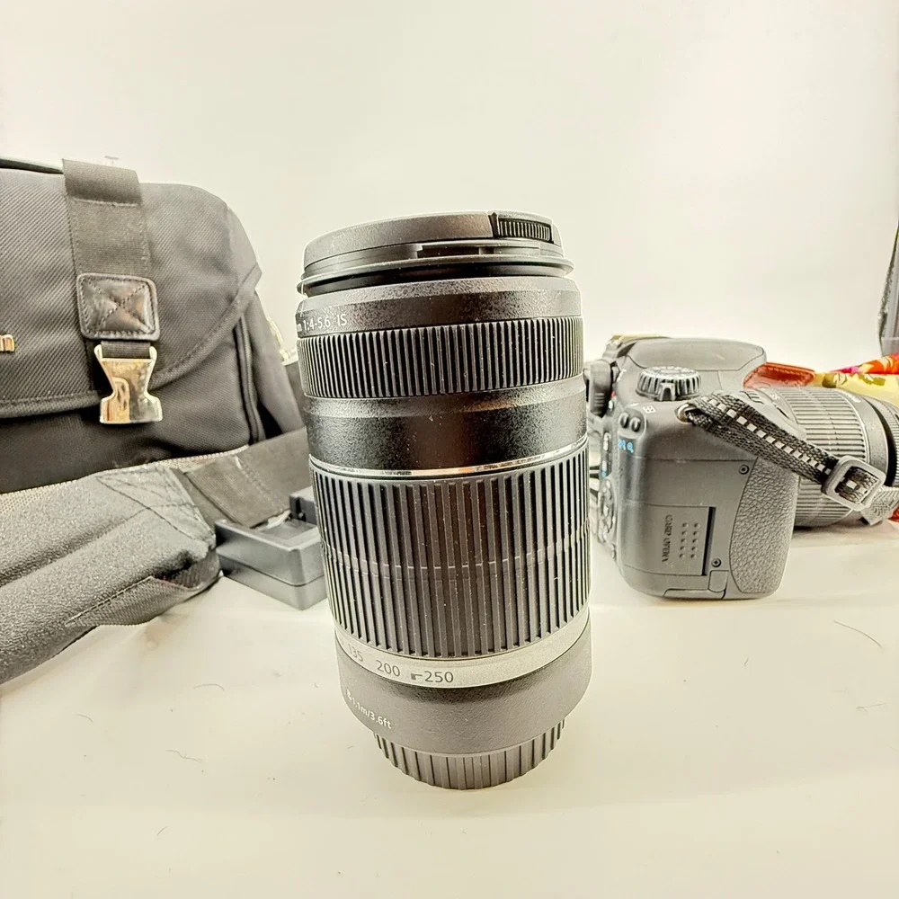 Canon SLR‎ EOS Rebel T2i Extra 55-250mm 58mm Lens Case Charger Chords 2 straps